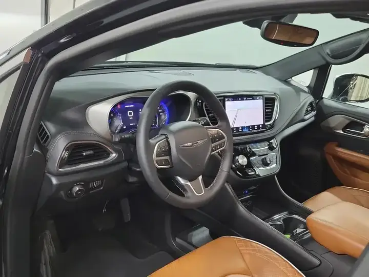 Chrysler Pacifica 2024 photo 5