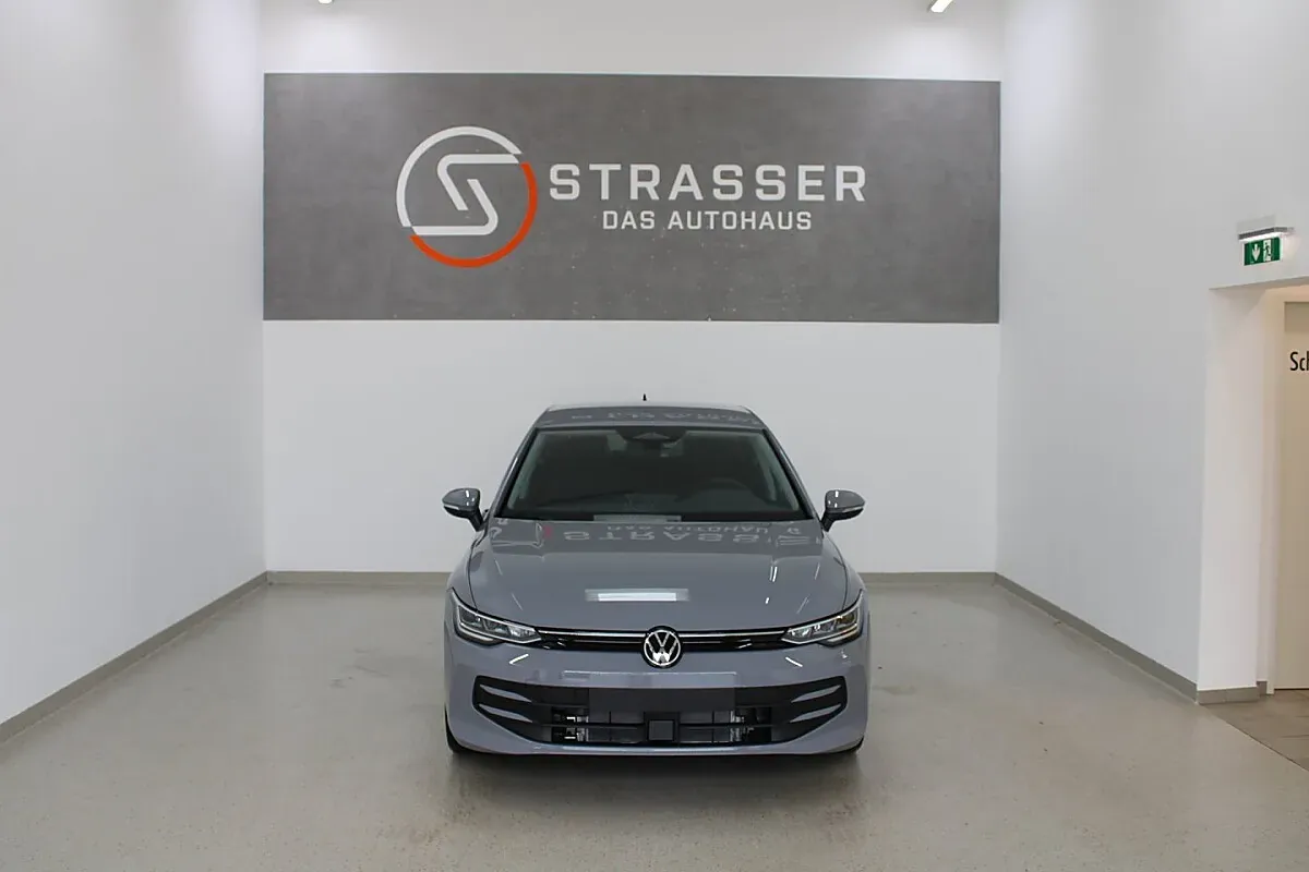 Volkswagen Golf 2026 photo 2