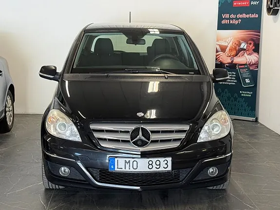 Mercedes-Benz B180 2011 photo 2