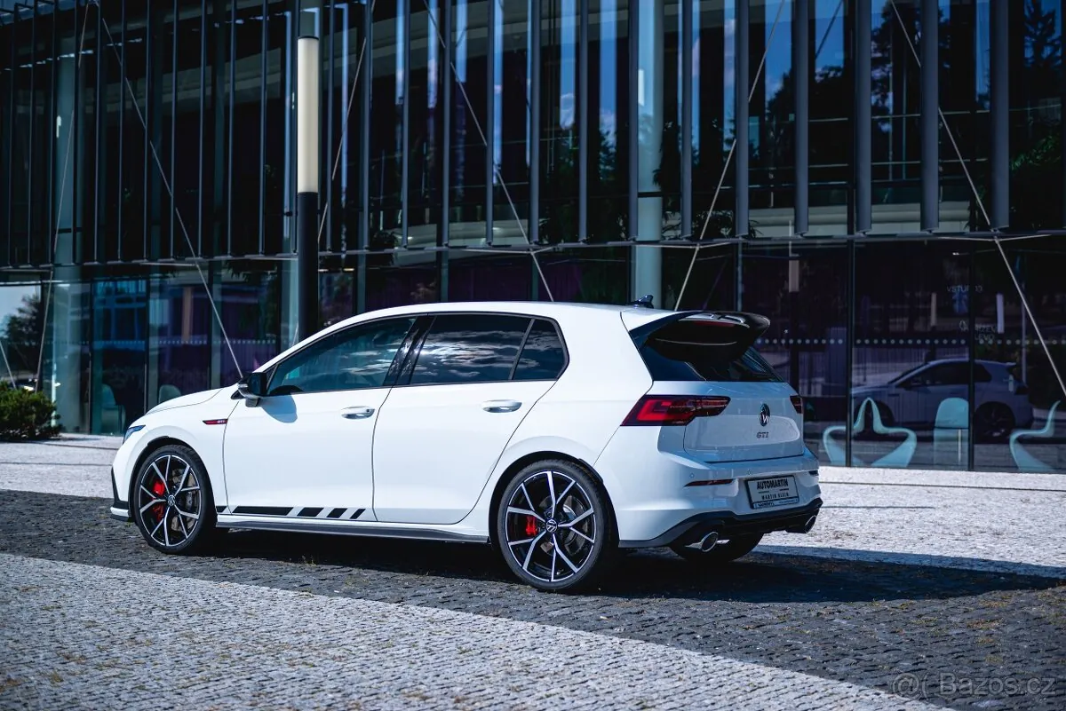 Volkswagen Golf Gti 2022 photo 2