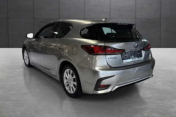Lexus Ct200H 2019 photo 3