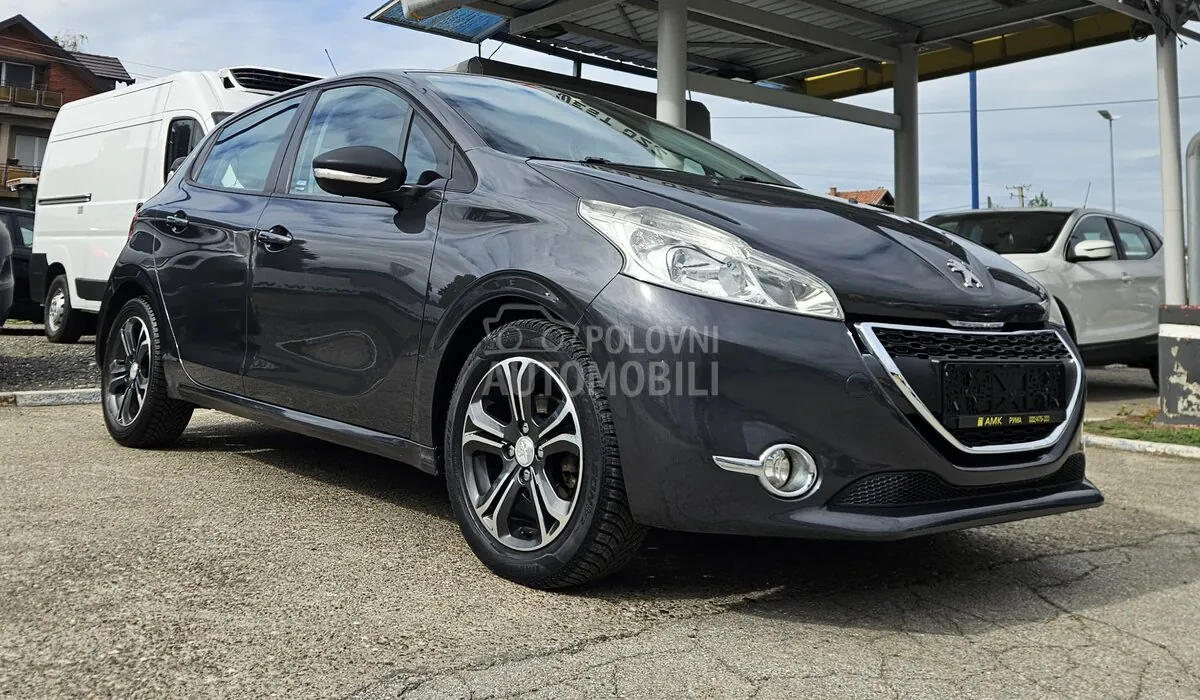 Peugeot 208