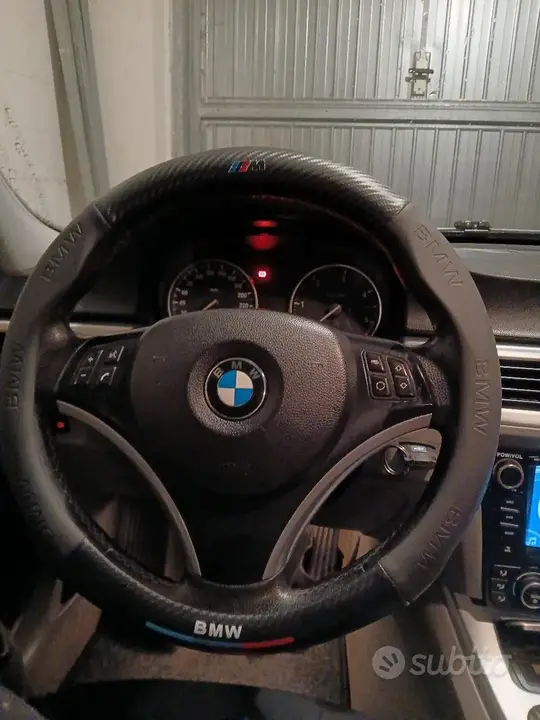 BMW 3 Series 2009 photo 3