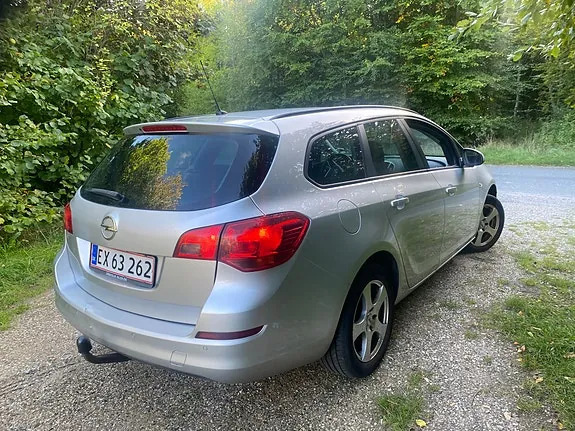 Opel Antara 2012 photo 5