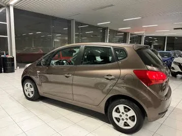 Kia Venga 2013 photo 2
