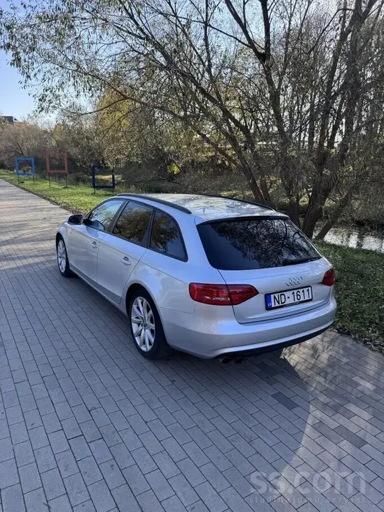 Audi A4 2013 photo 2