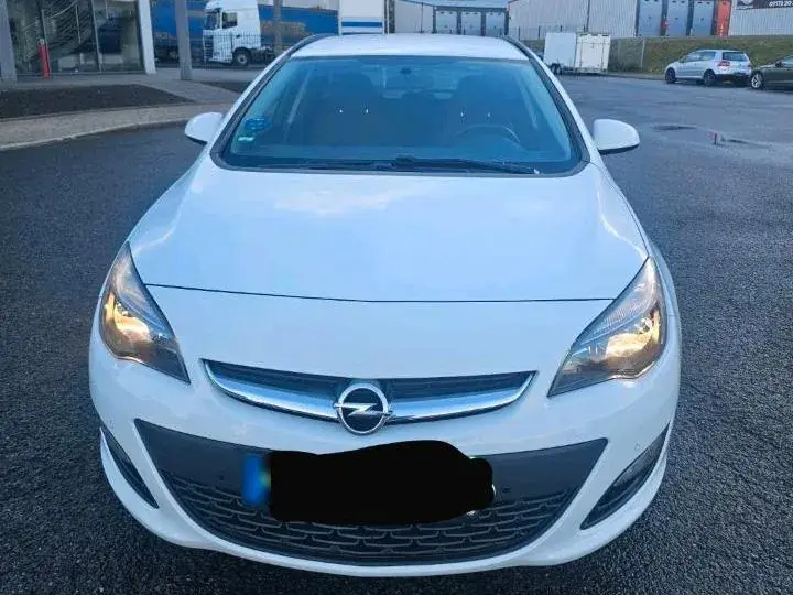 Opel Astra J