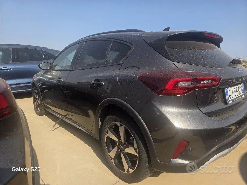 Ford Focus Active 2023 photo 2