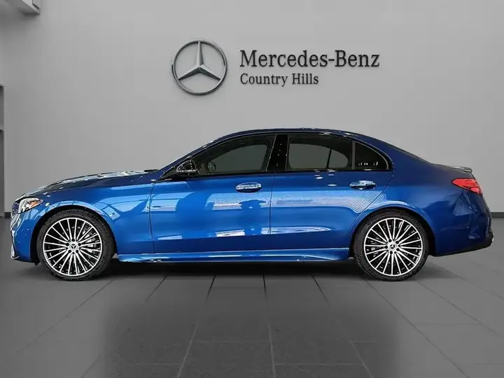 Mercedes-Benz C300 2025 photo 2