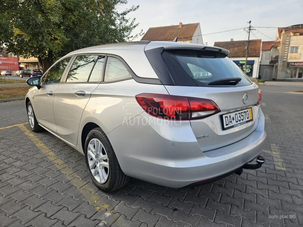 Opel Astra K 2019 photo 5