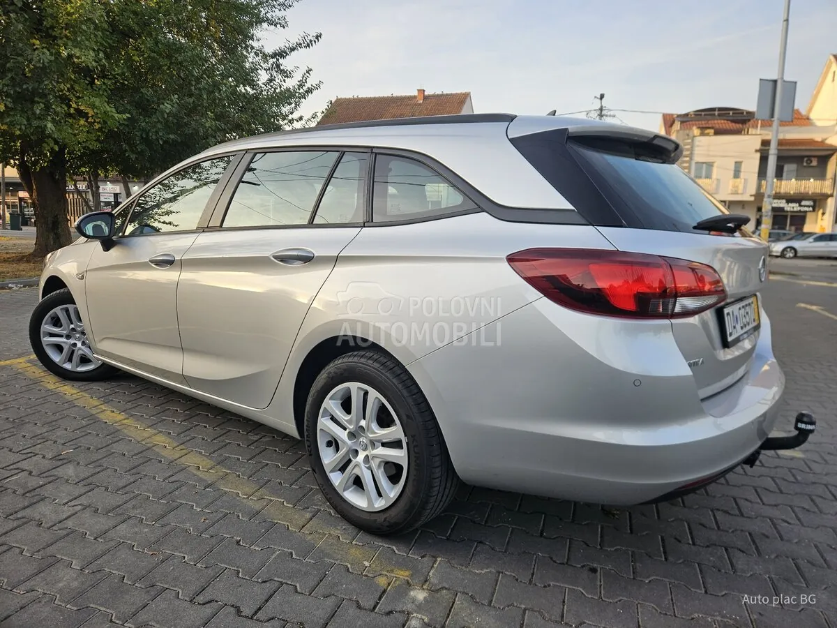 Opel Astra K 2019 photo 4