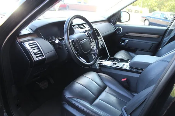 Land Rover Discovery 2019 photo 2