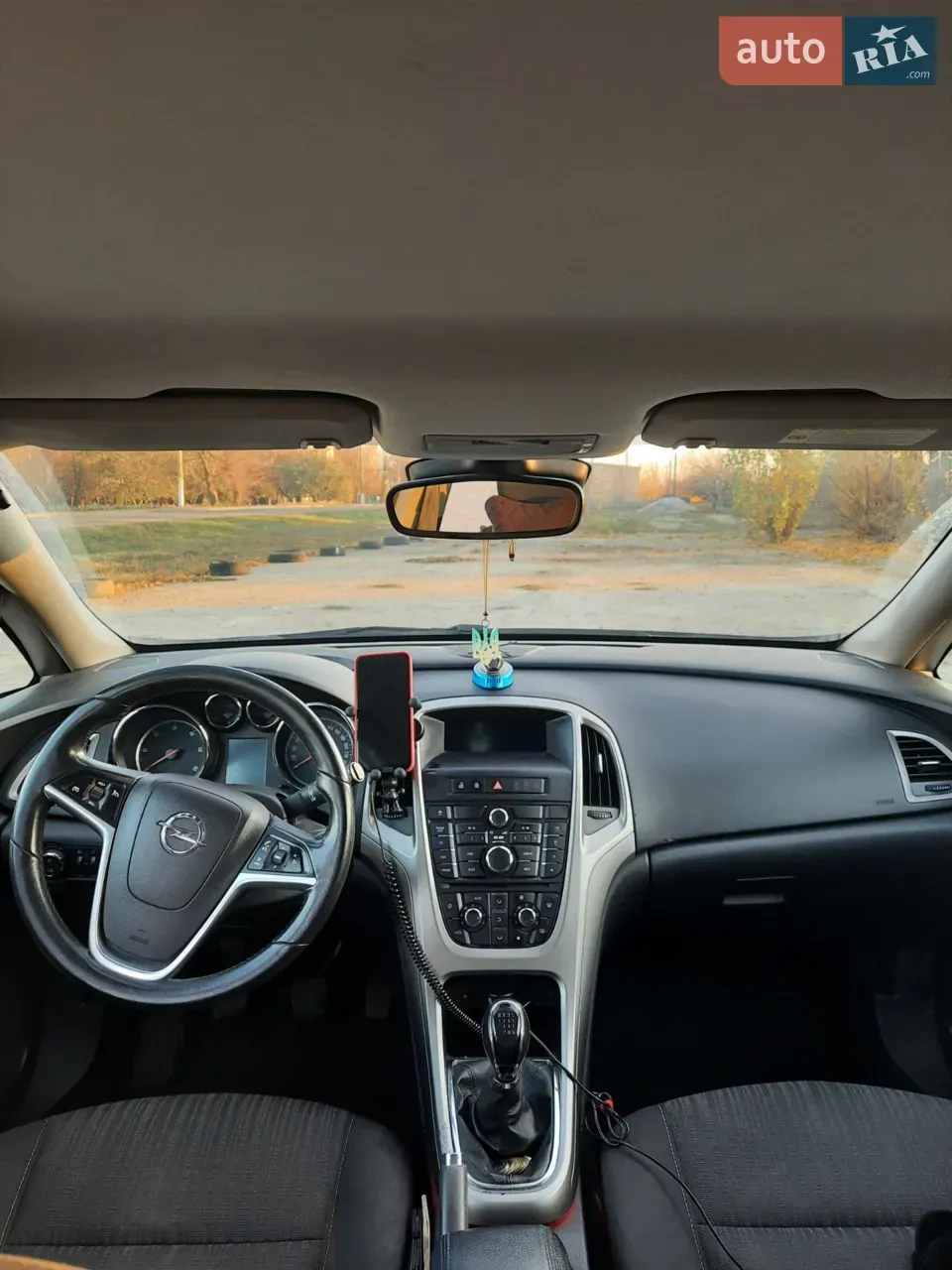 Opel Astra 2011 photo 4