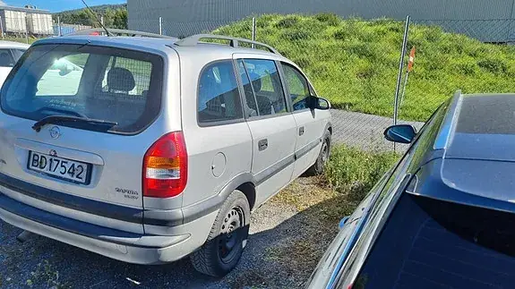 Opel Zafira 2000 photo 2