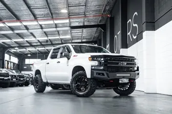Chevrolet Silverado 2022 photo 2