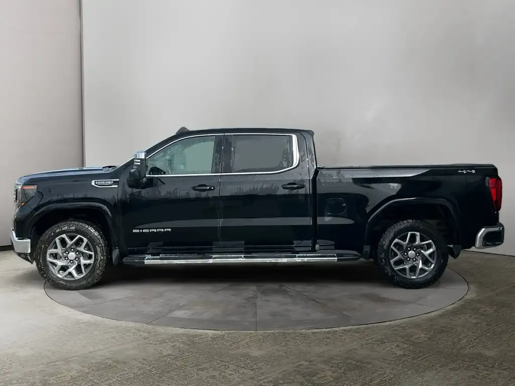 GMC Sierra 1500 2023 photo 2