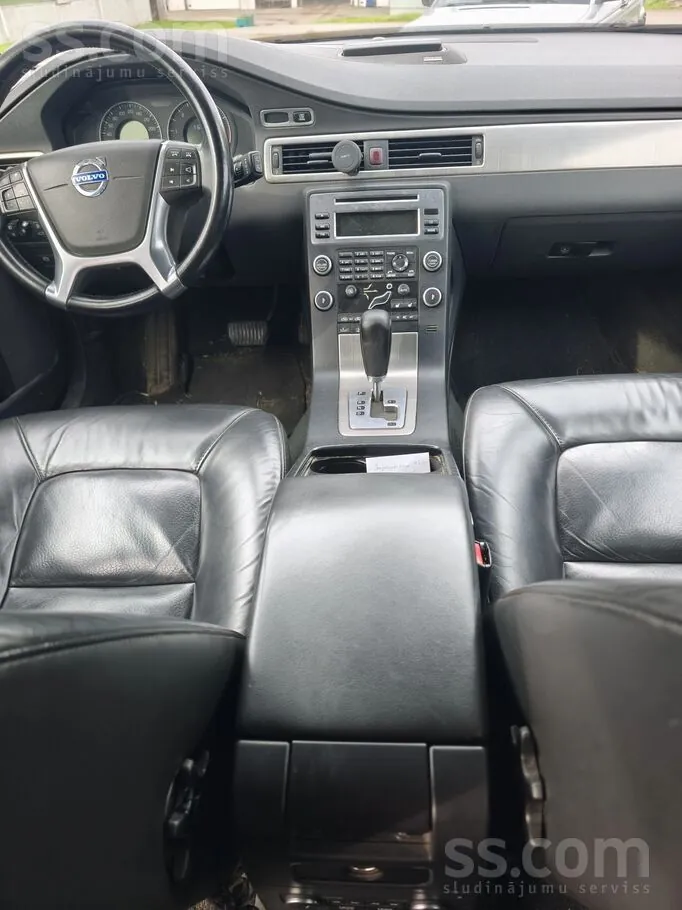 Volvo V70 2009 photo 4