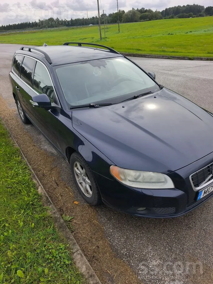 Volvo V70 2009 photo 2