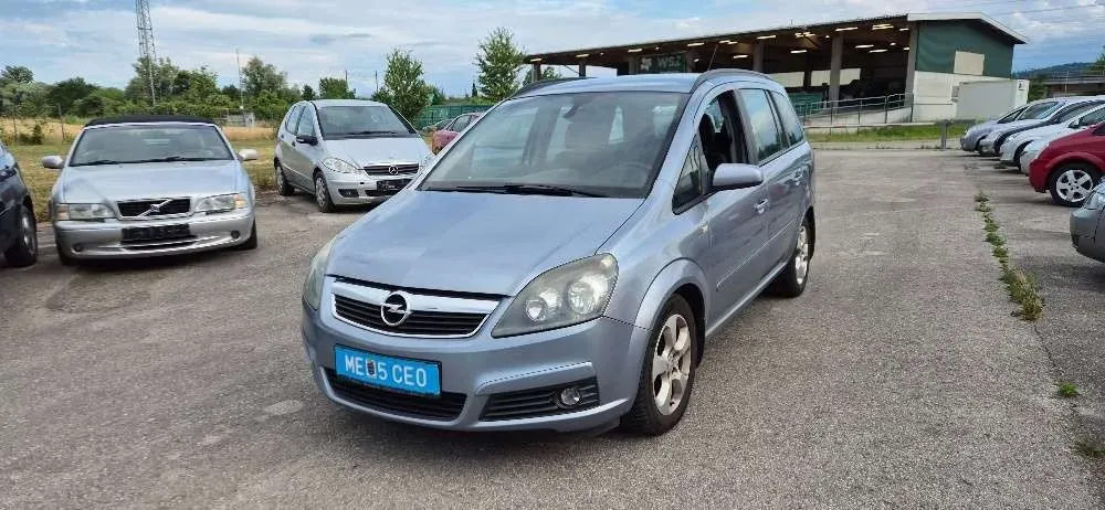 Opel Zafira 2006 photo 2