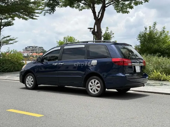 Toyota Sienna 2003 photo 2