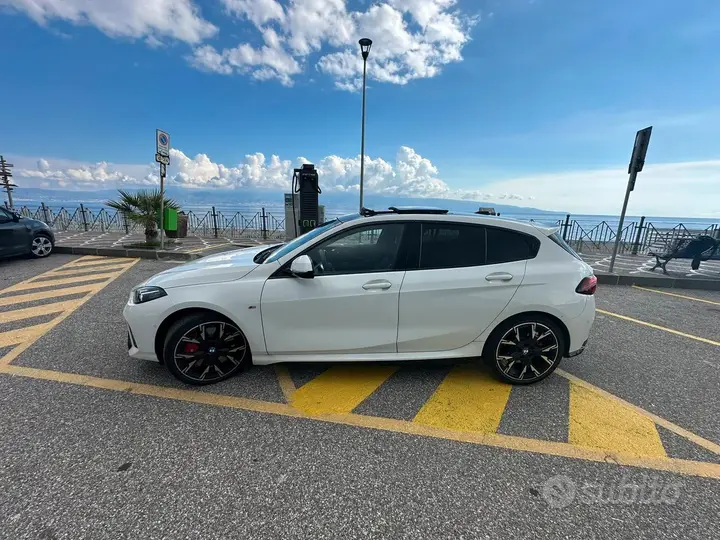 BMW 1 Series 2025 photo 5