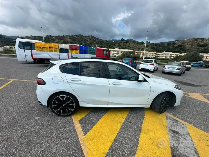 BMW 1 Series 2025 photo 4