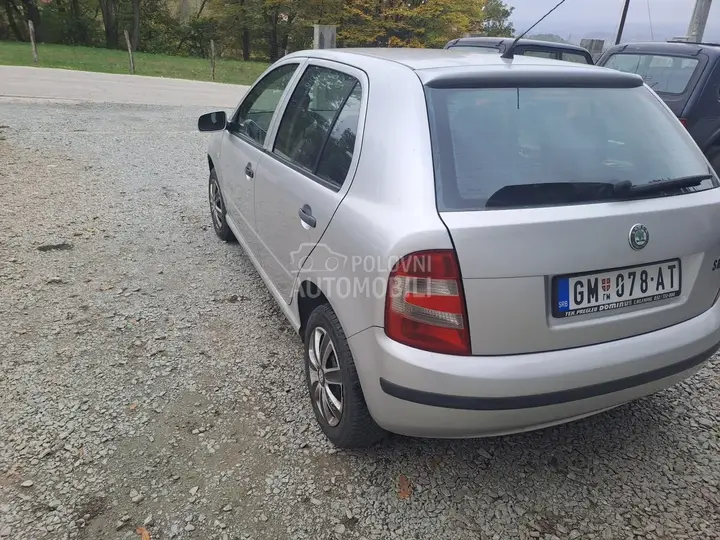 Skoda Fabia 2004 photo 3