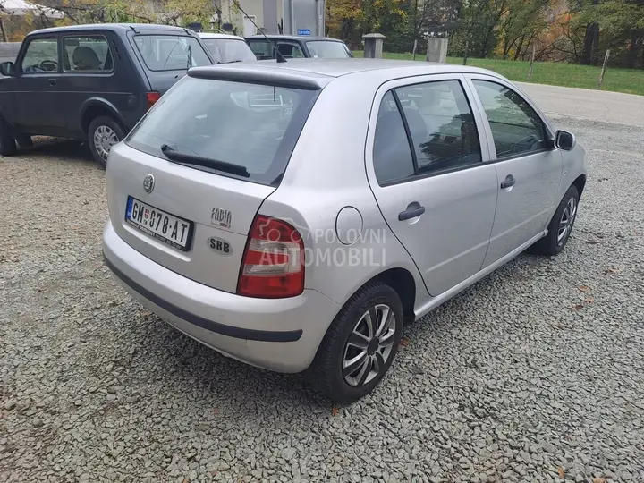 Skoda Fabia 2004 photo 4