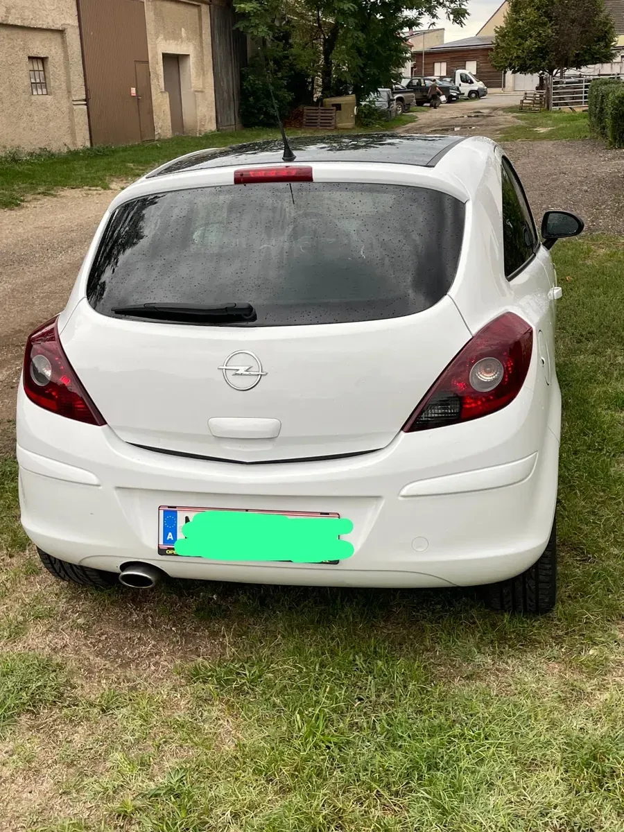 Opel Corsa 2010 photo 3
