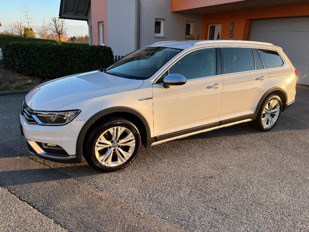 Volkswagen Passat 2016 photo 2