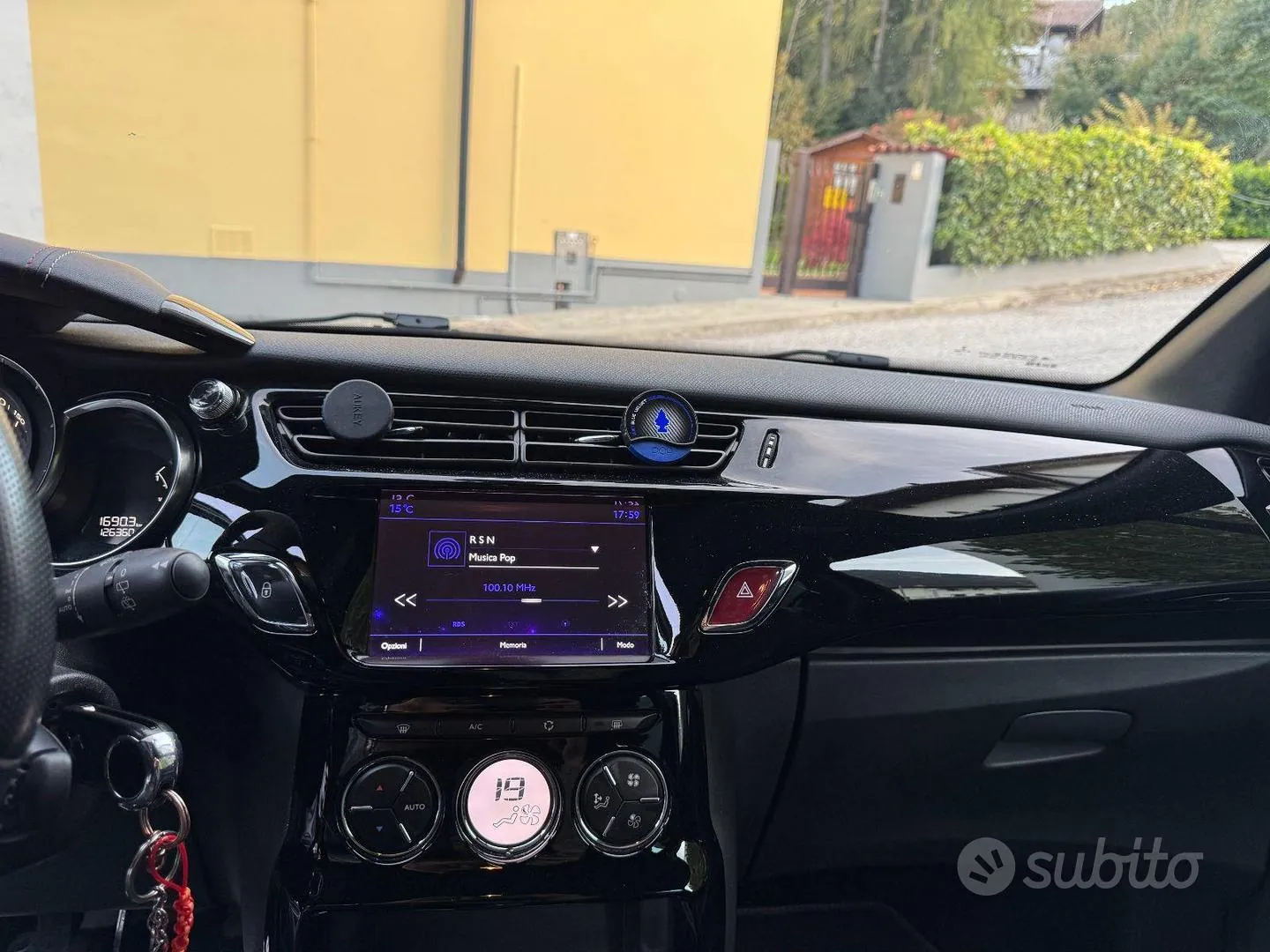 DS Automobiles Ds 3 2017 photo 3
