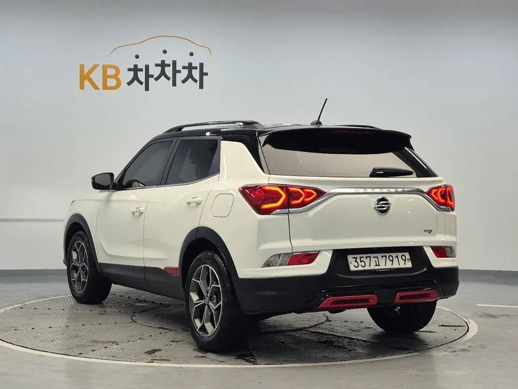 KG Mobility Korando 2022 photo 2