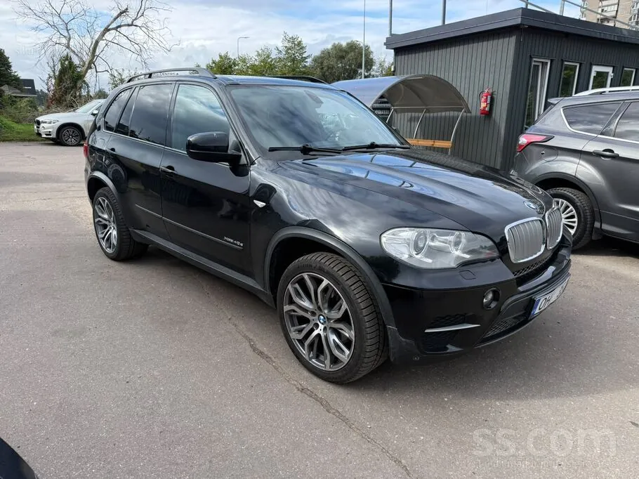 BMW X5 2010 photo 2