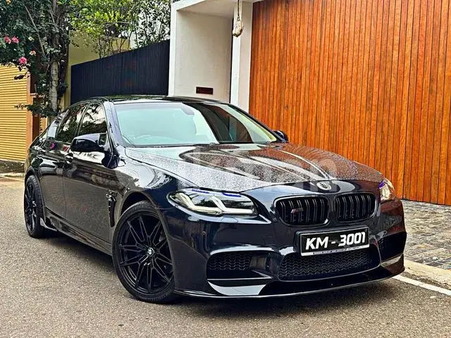 BMW 523I