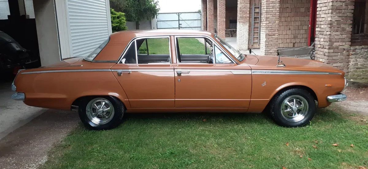 Plymouth Valiant 1965 photo 3