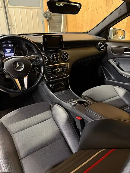Mercedes-Benz A180 2014 photo 4