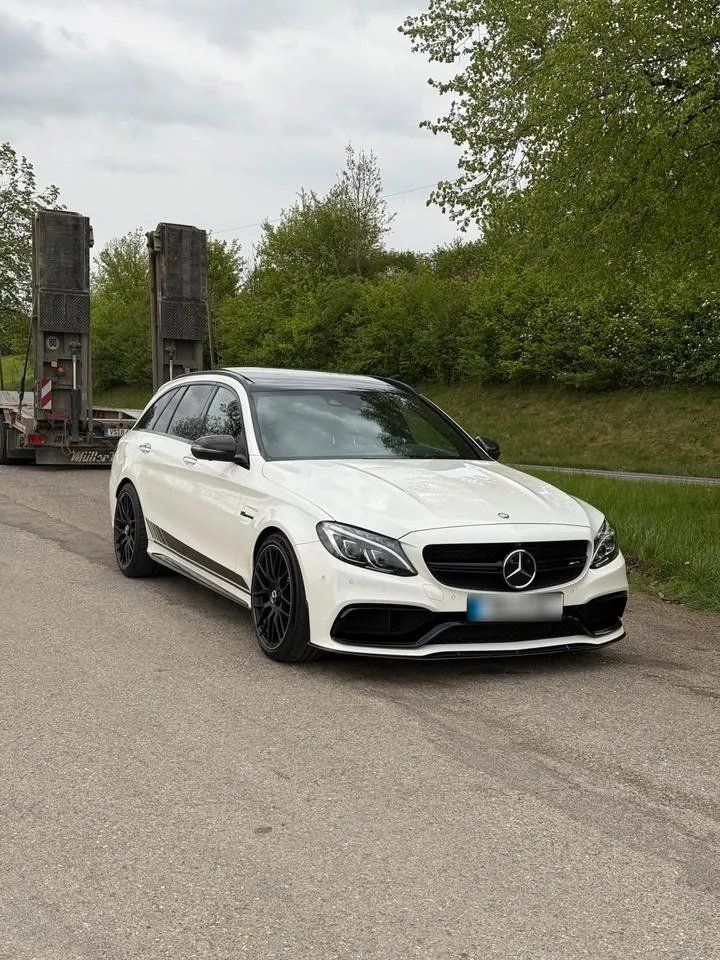 Mercedes-Benz C63 S Amg