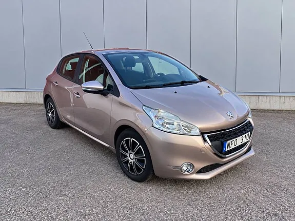 Peugeot 208 2012 photo 4