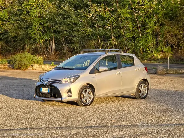 Toyota Yaris 2016 photo 2