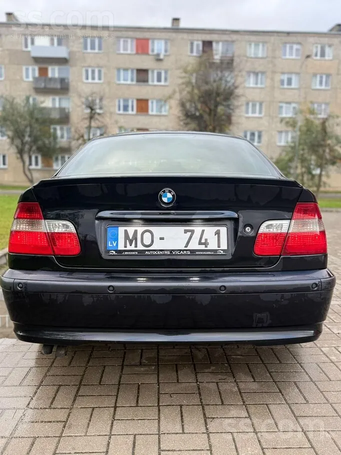 BMW E46 2004 photo 2