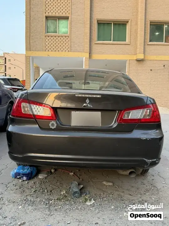 Mitsubishi Galant 2012 photo 2