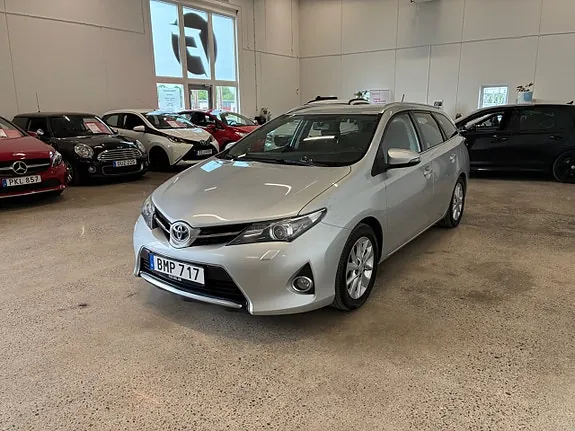 Toyota Auris 2014 photo 5