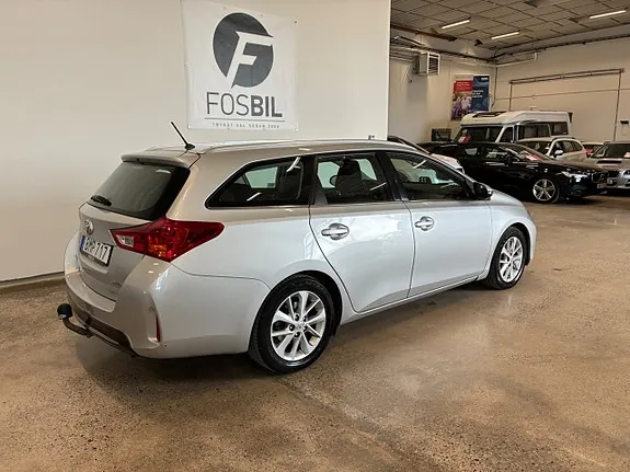 Toyota Auris 2014 photo 3