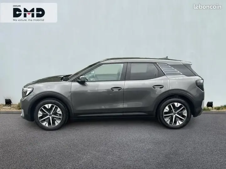 Ford Explorer 2025 photo 2