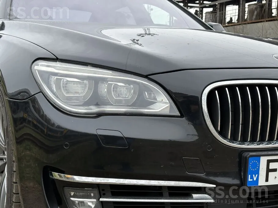 BMW 730 2012 photo 3