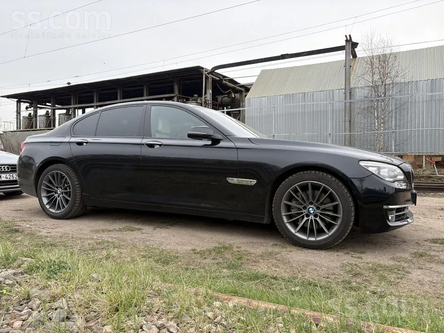 BMW 730 2012 photo 5