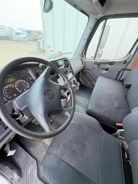 Freightliner M2 2023 photo 4