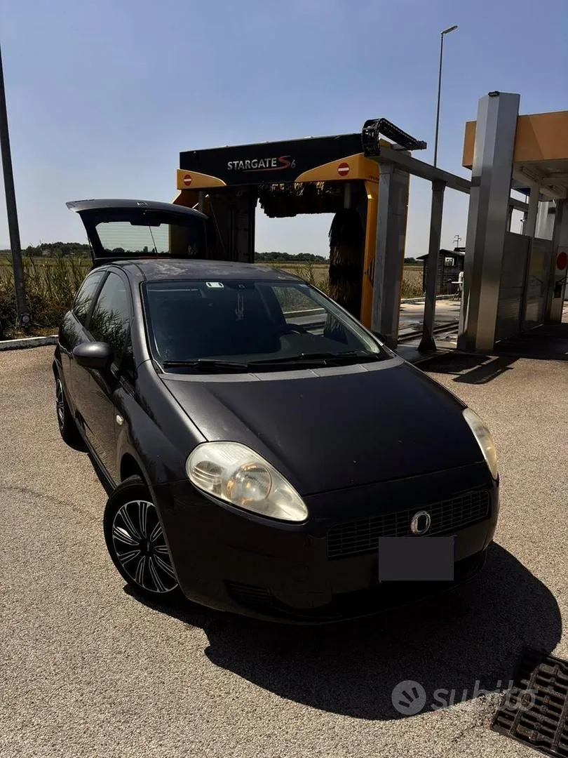 Fiat Grande Punto 2007 photo 2