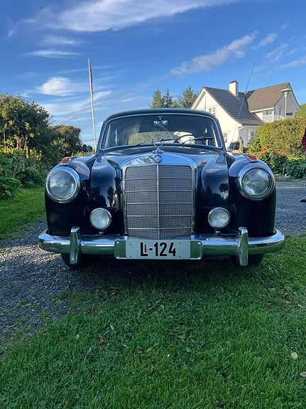 Mercedes-Benz 219 1958 photo 3