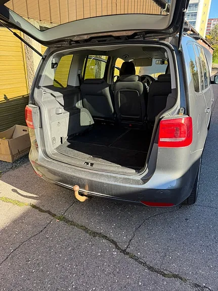 Volkswagen Touran 2012 photo 4